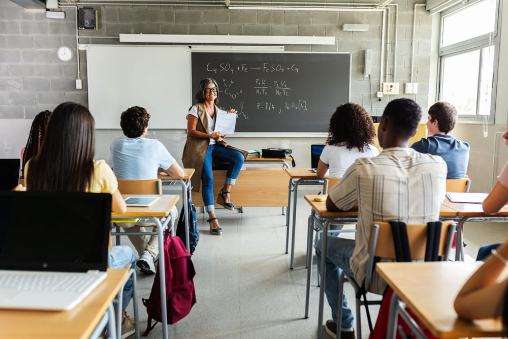 Como escolher a melhor escola para o ensino médio do seu filho